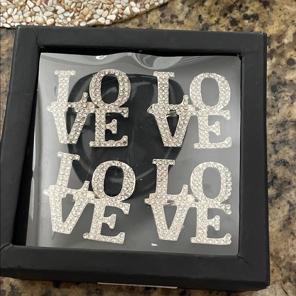 NEW Nicole Miller LOVE (4) Napkin Rings Rhinestone